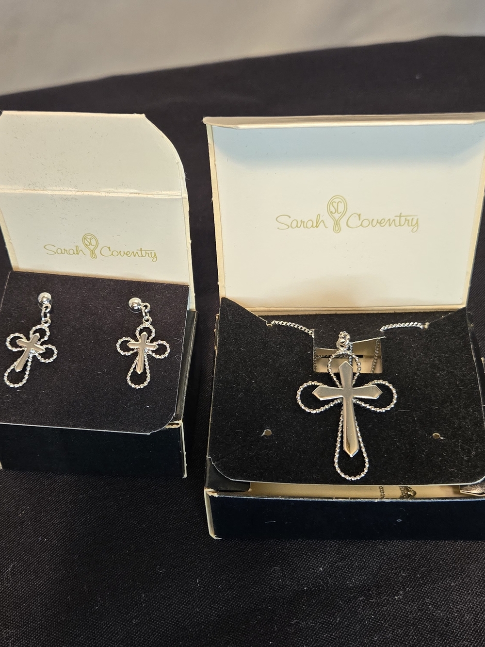 Sarah Coventry Vintage  Silver Cross Pendant and Dangle Earring Set 3-D